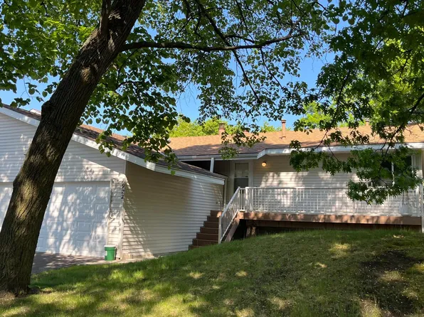7922 Timber Lake Dr, Eden Prairie, MN 55347