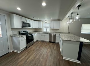 909 Foster Rd, Lenoir City, TN 37771