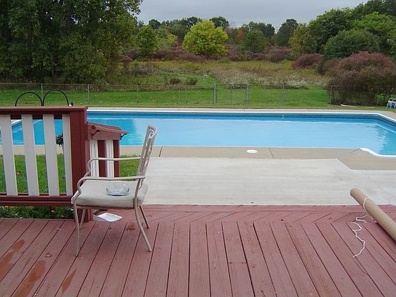 CHiling Pool with View of Woods