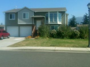 506 E 2nd St, Nooksack, WA 98276