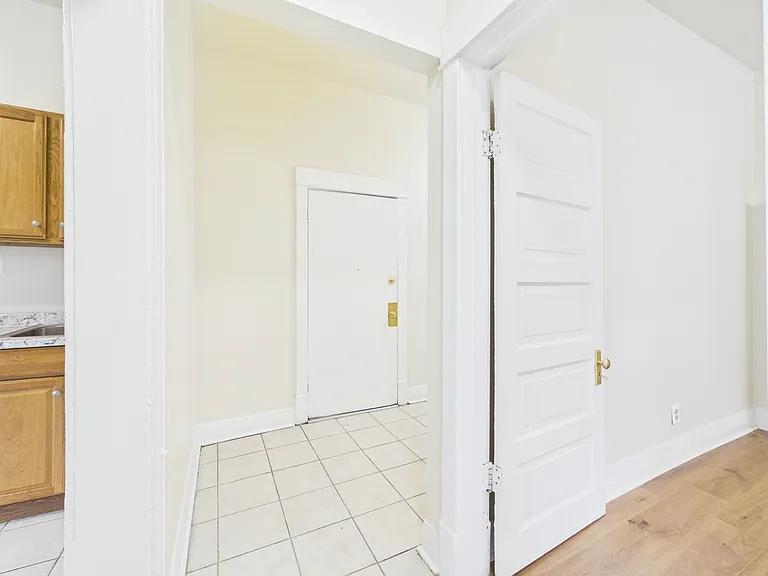 5328 S Calumet Ave #1R — Photo 2