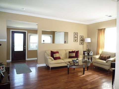 2nd image of 1220 William St