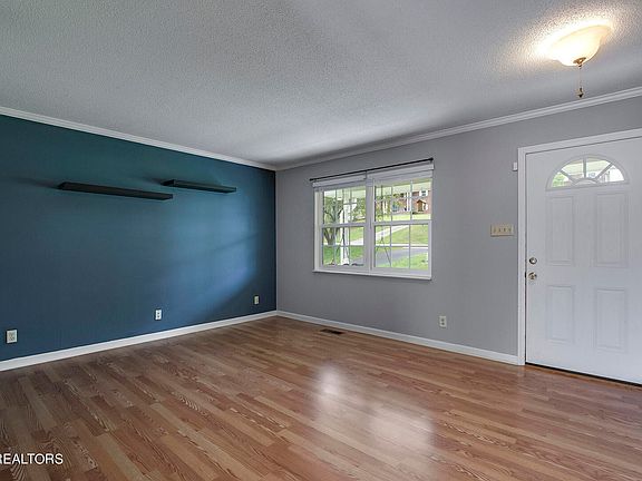 5th image of 1309 Whittbier Dr