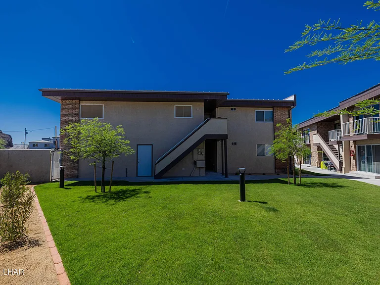 9170 Riverside Dr #24 — Photo 30