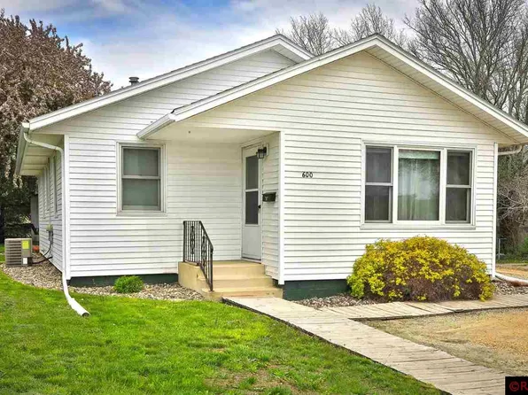 600 Elm Ave W, Waseca, MN 56093