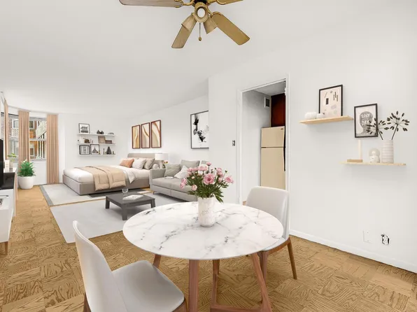 70-25 Yellowstone Boulevard image 1 of 24