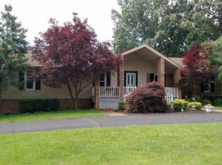 27 Alan A Dale Dr, Murray, KY 42071