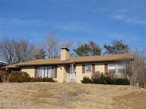 1st image of 412 Crest Dr