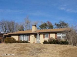 412 Crest Dr, Jefferson City, MO 65109
