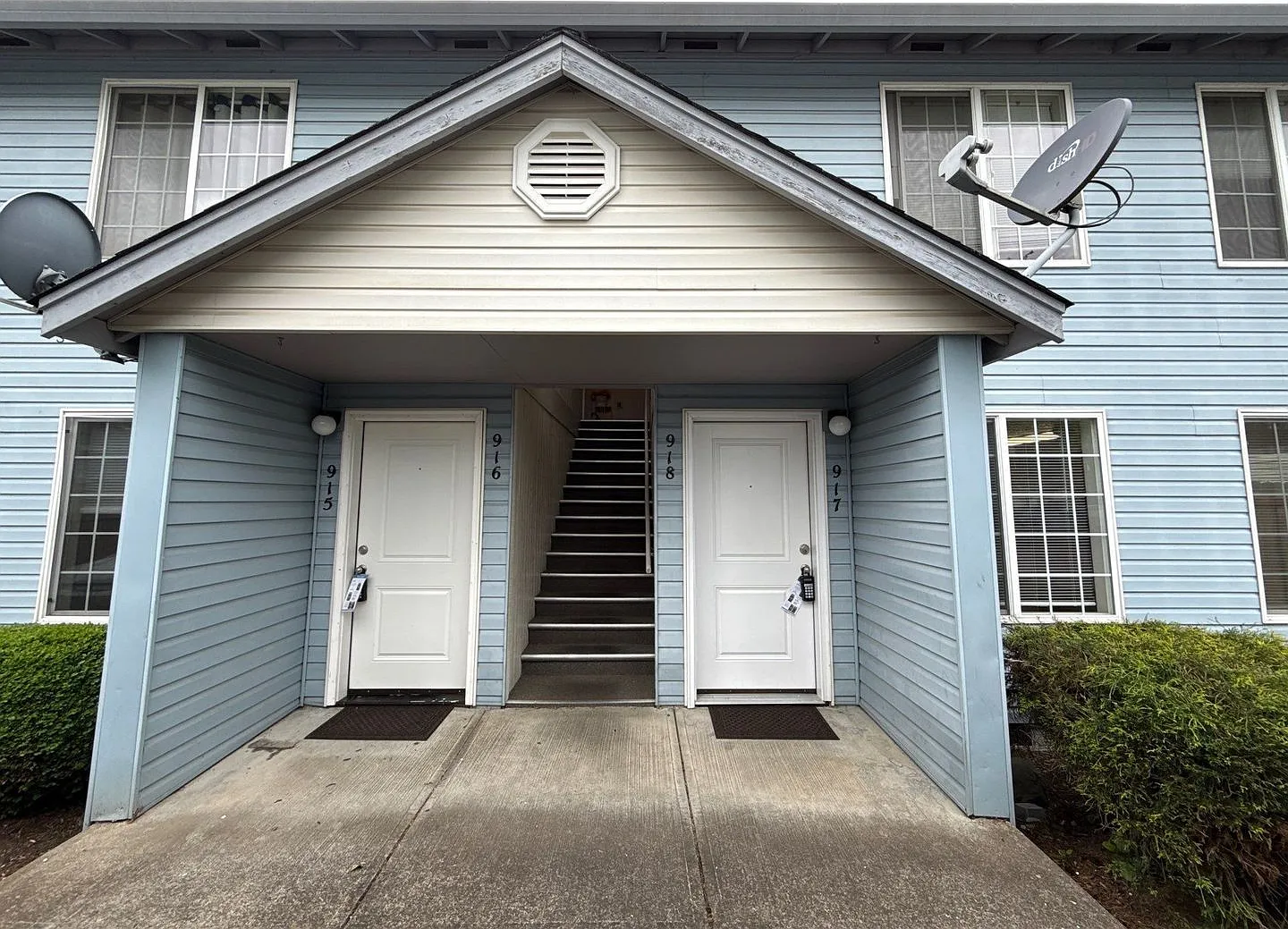 2 bed, 1.0 bath, 850 sqft, $1,445 — Photo 2