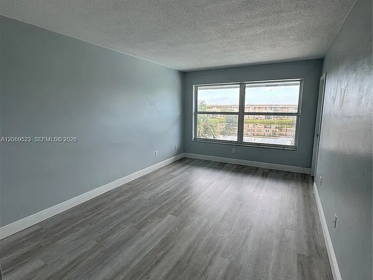 1398 NE 191st St #C305 — Photo 19
