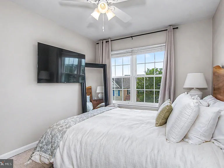 510 Lilac Ter NE — Photo 25