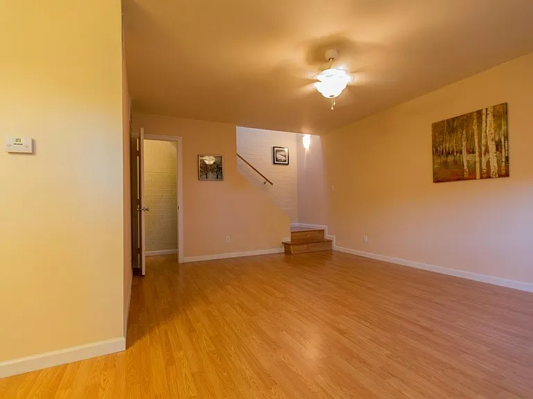 5432 W Sheena Dr — Photo 2