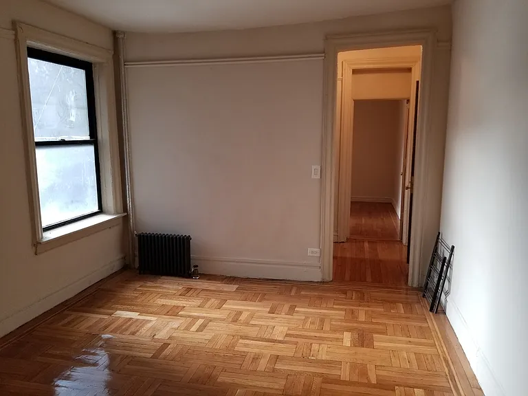 2305 Creston Ave #1D — Photo 2