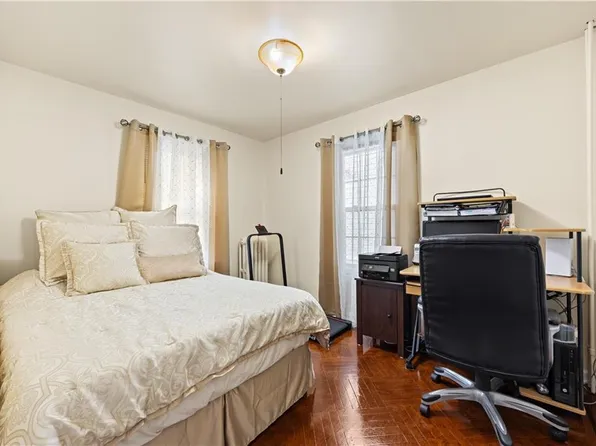 3710 Avenue P image 17 of 40