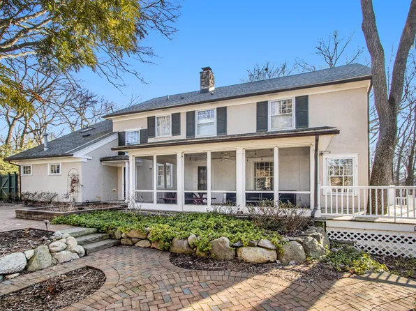 2224 Ridge Rd, Kalamazoo, MI 49008