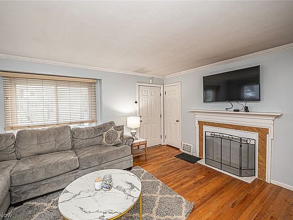 2nd image of 5231 Edenhurst Rd