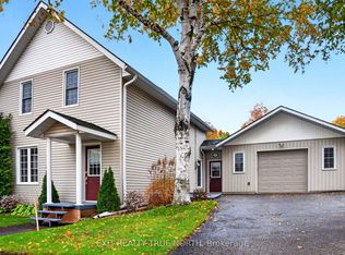 17 Peel St, Penetanguishene, ON L9M 1A5