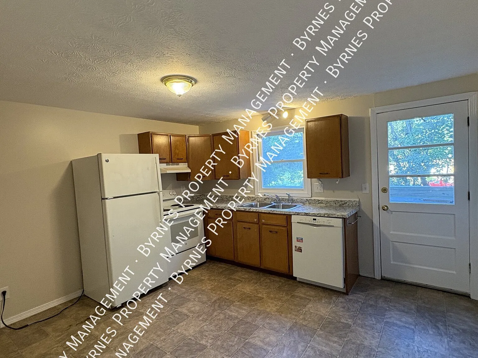 2 bed, 1.5 bath, $1,700 — Photo 1