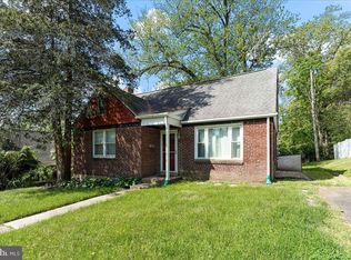 1232 Old Ln, Drexel Hill, PA 19026