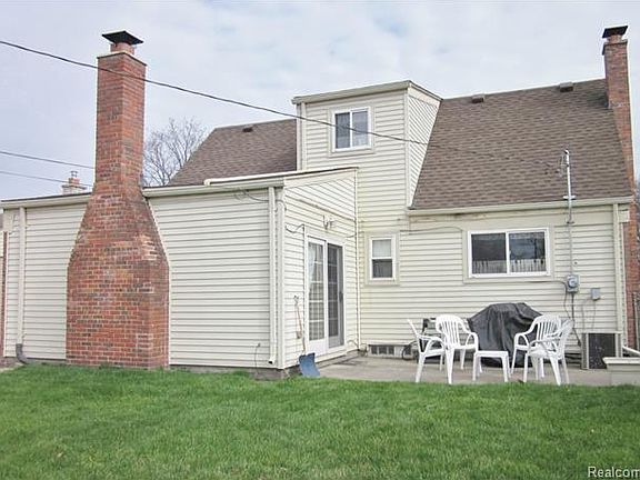 2nd image of 39661 Peters Dr