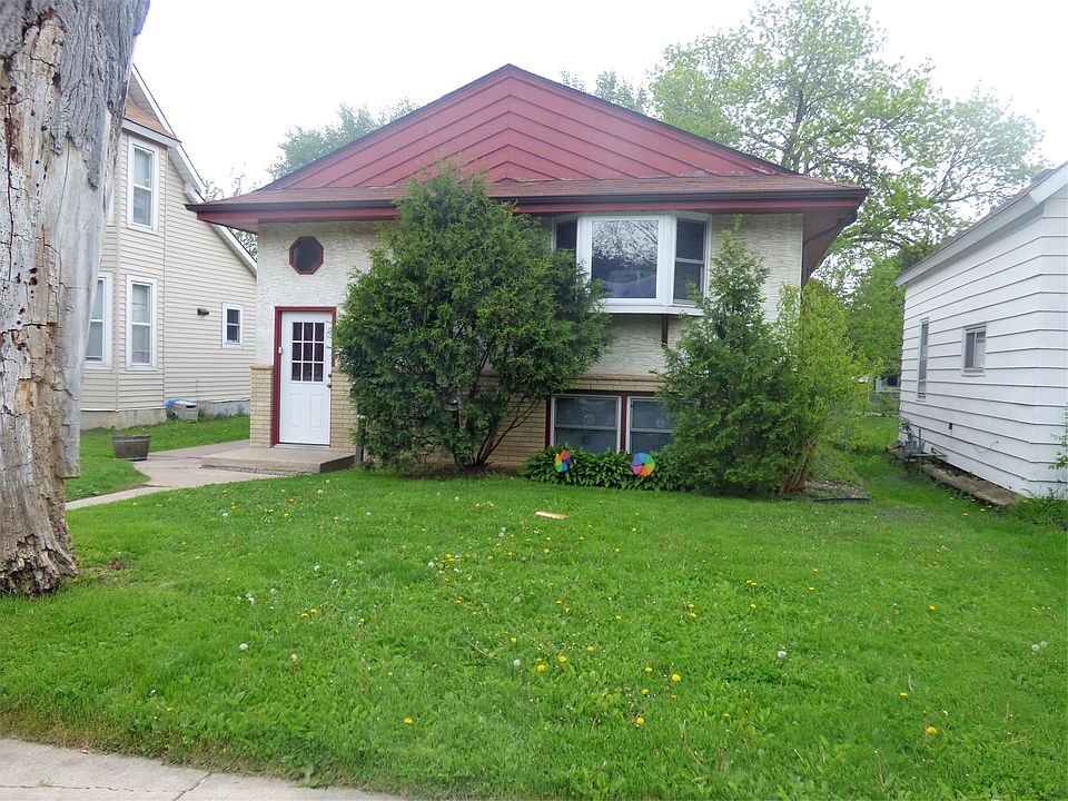 1st image of 518 16th Ave N