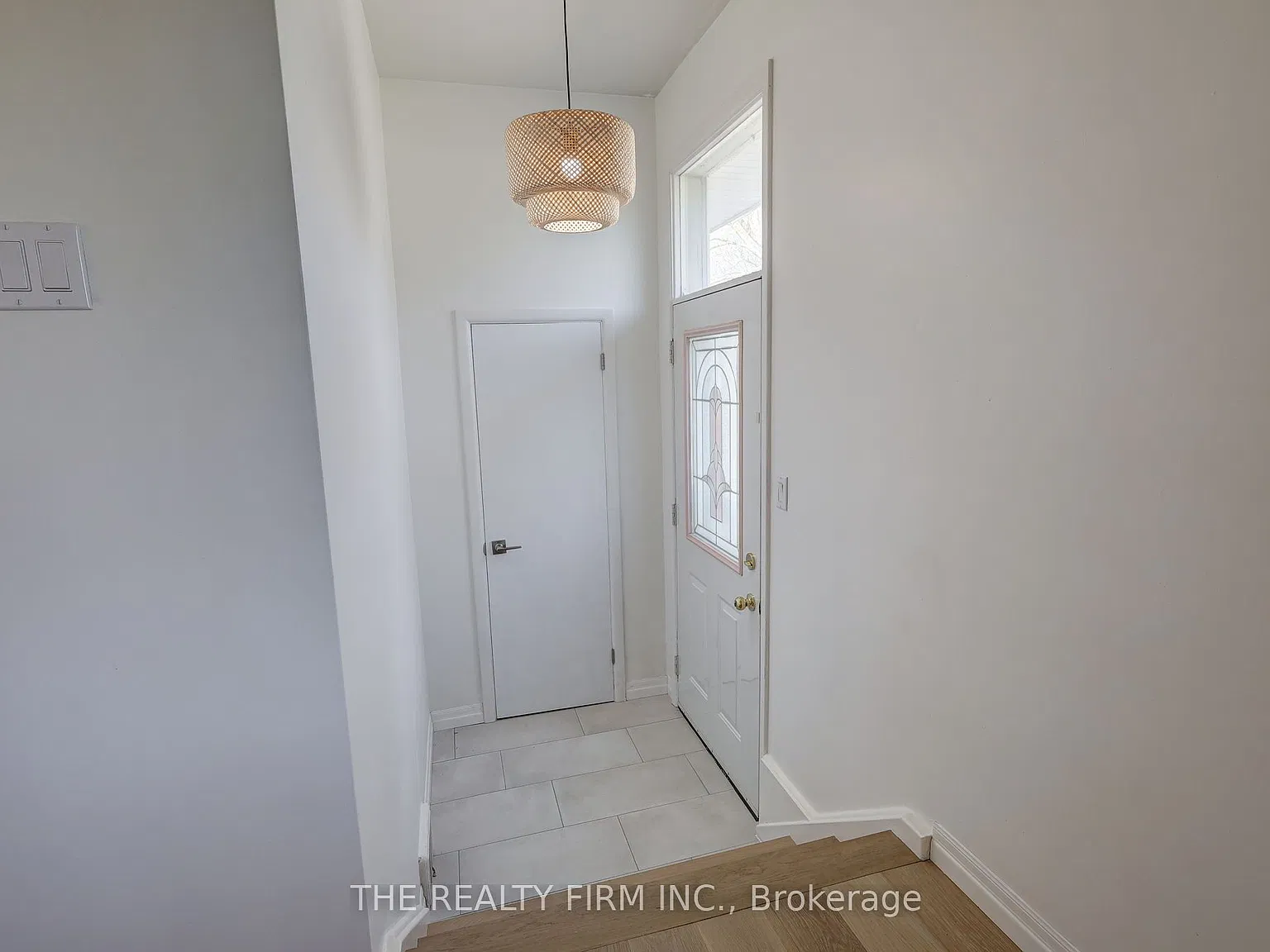 3 bed, $2,300 — Photo 2