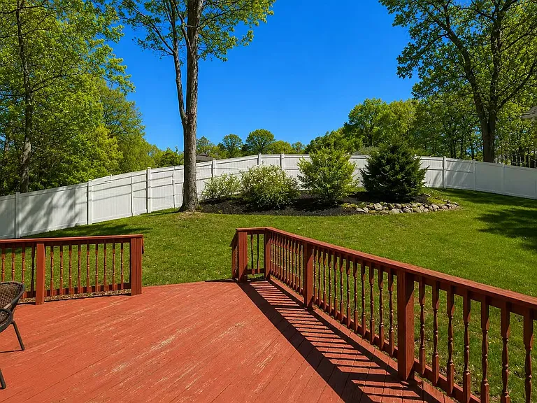 374 Stevenson Rd — Photo 14