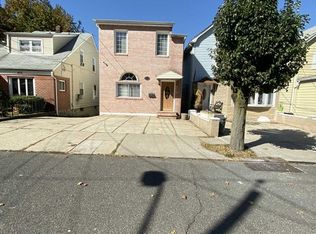 427 7th St, Fairview, NJ 07022