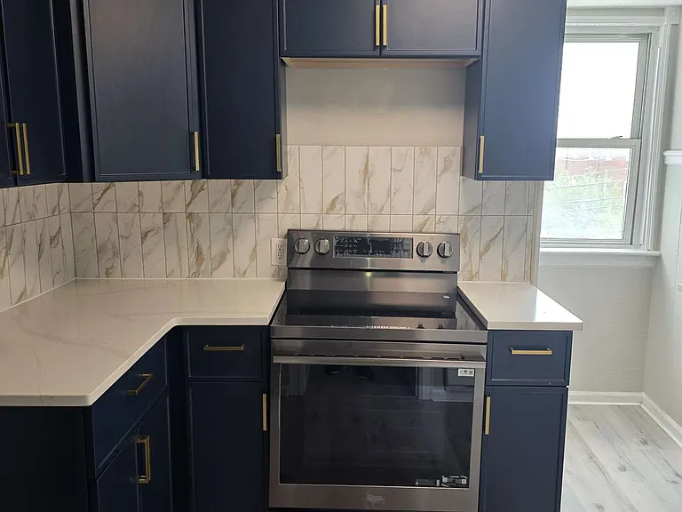 465 Montclair Ave #3 — Photo 2