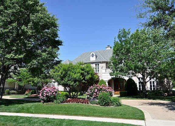 3rd image of 3525 Twin Lakes Way