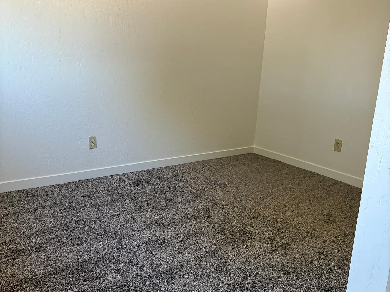 2 bed, 1000 sqft, $2,499 — Photo 4