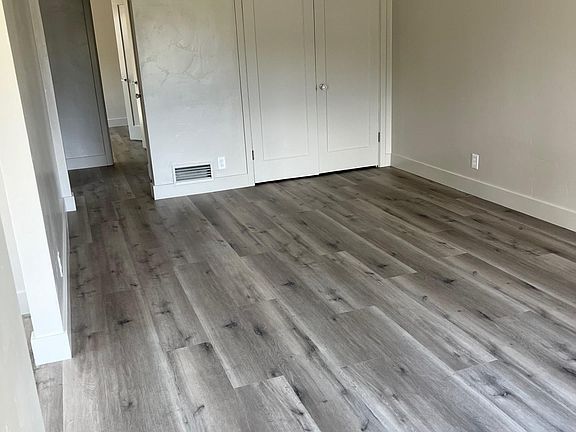 2nd image of 1547 E Bryan Ave