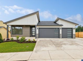 773 Riley Dr, Silverton, OR 97381