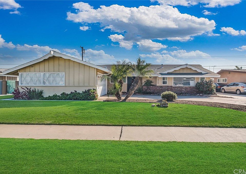 1st image of 8862 Lola Ave