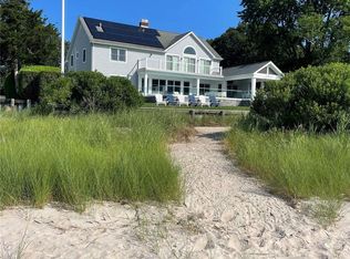 53 Harbor Rd, Aquebogue, NY 11901