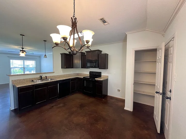 3210 Miracle Heights Cv — Photo 5