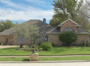 10148 Fieldcrest Dr, Benbrook, TX 76126