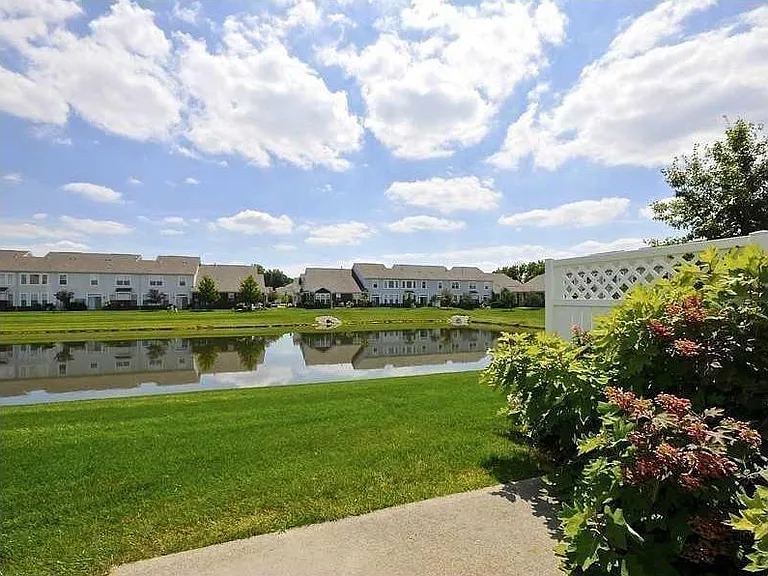 10931 Lemongrass Dr — Photo 16