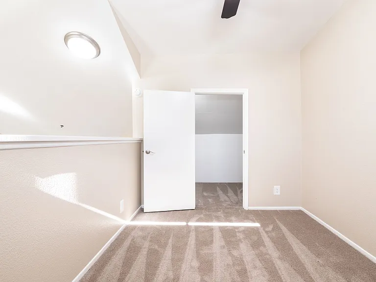 Emerald Ridge Apartments — Photo 44