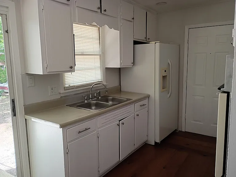 2480 Woodland Dr NW — Photo 6