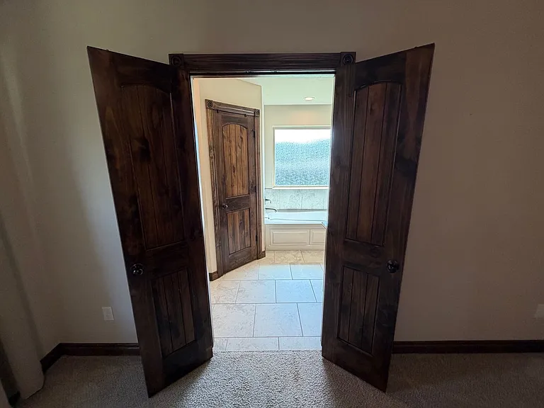 215 Tuscany Cir — Photo 15