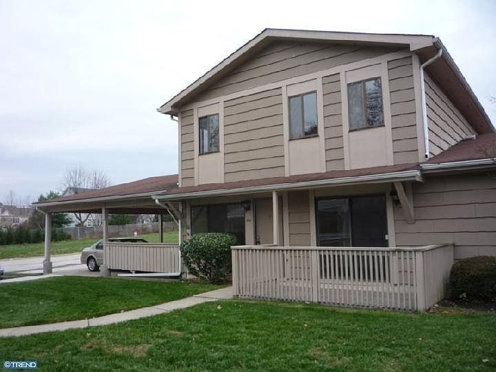 1st image of 84 Woodway Dr #84