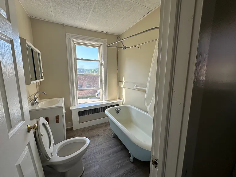 610 Church St #2S — Photo 5
