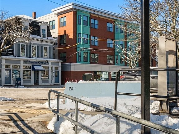 2nd image of 1151 Walnut St #306