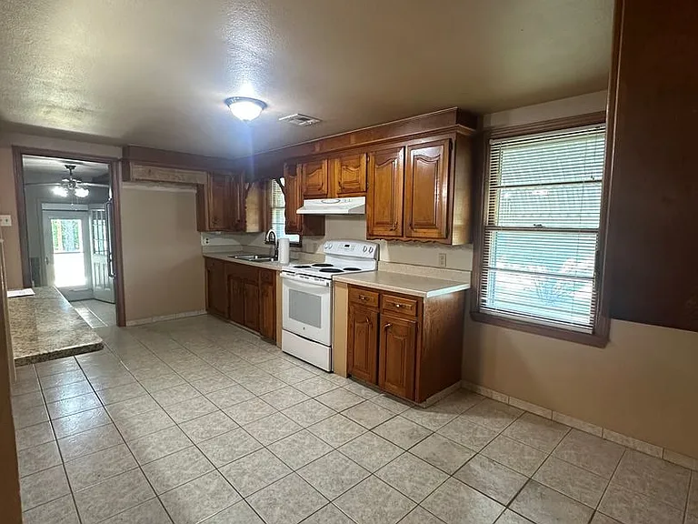 16881 Beau Kay Dr — Photo 36