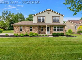 45071 Yorkshire Dr, Novi, MI 48375