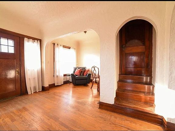 4th image of 3720 Benninghofen Ave