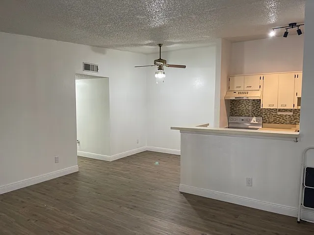 2 bed, 825 sqft, $1,495 — Photo 2