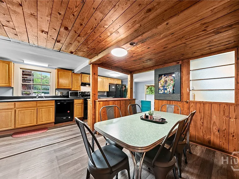 1455 E Broad St — Photo 19